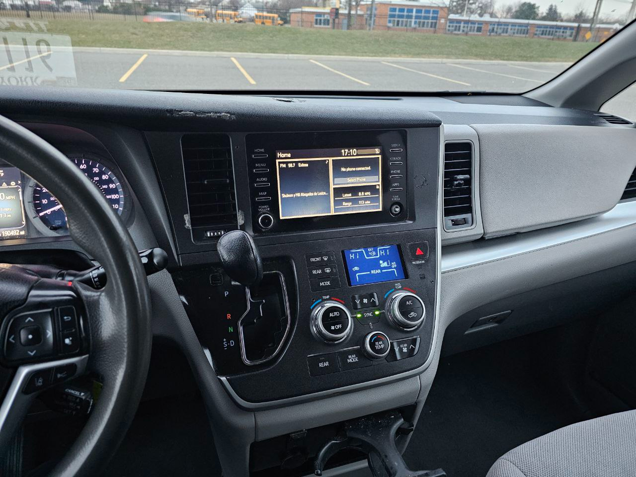 Toyota Sienna LE 7-Passenger Mobility 2020