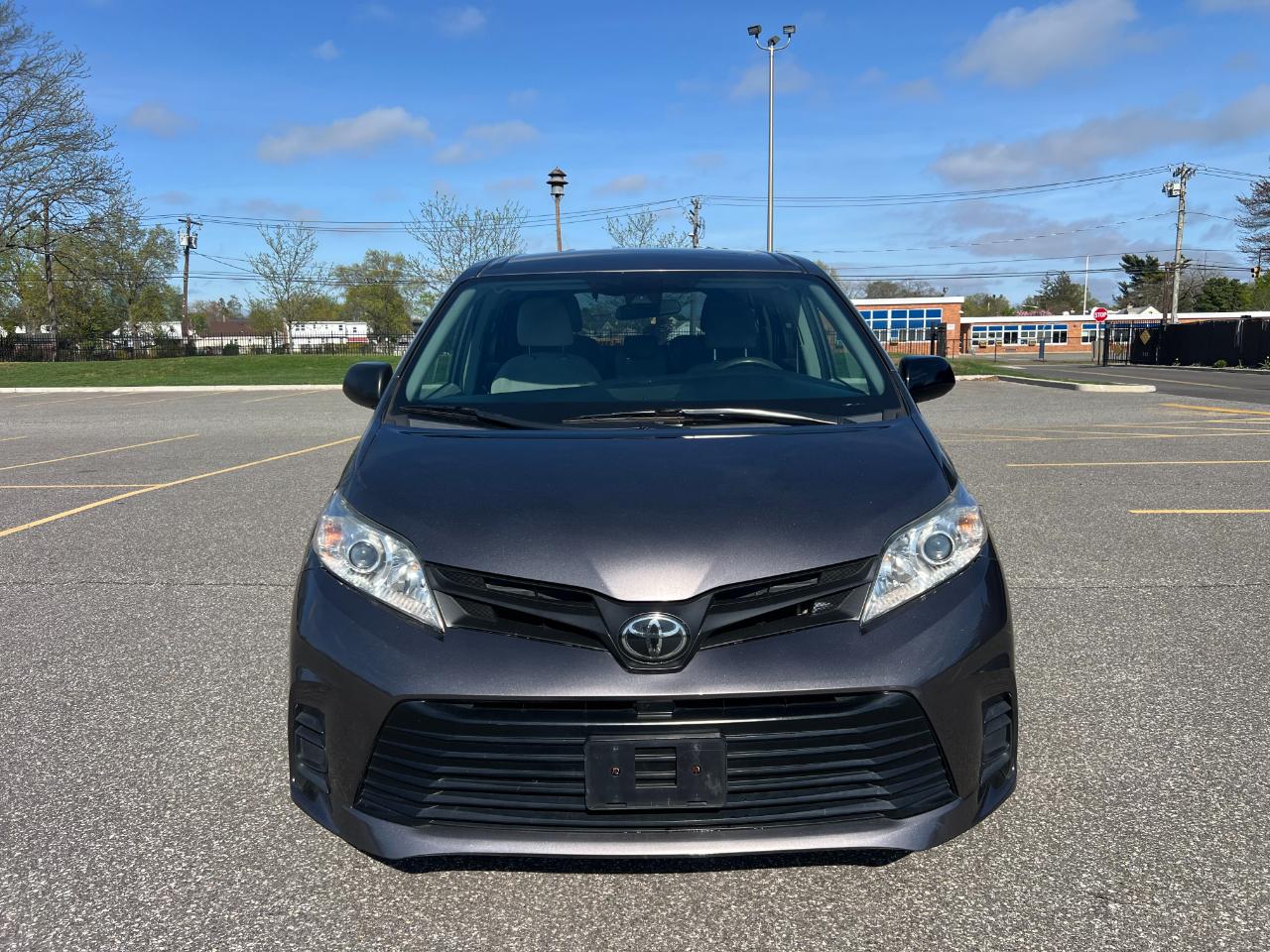 Toyota Sienna LE 7-Passenger Mobility 2020