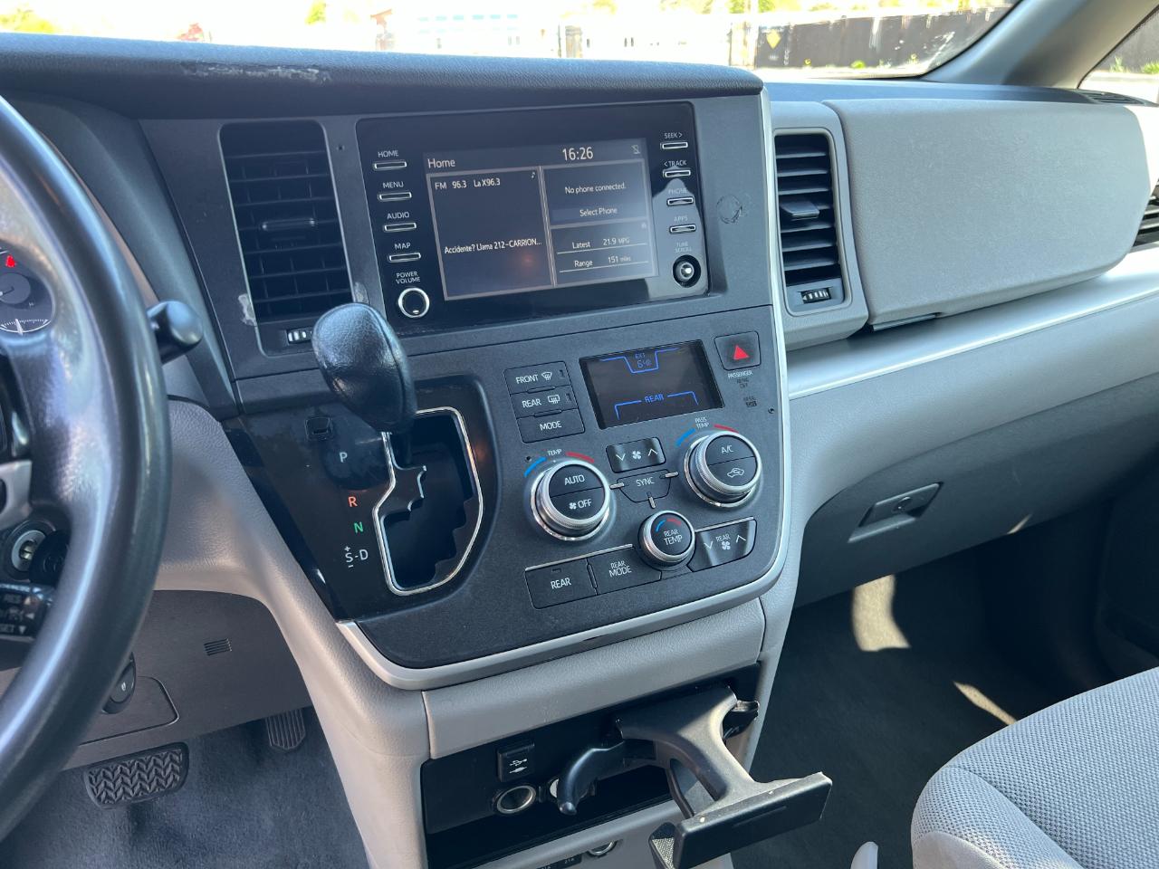 Toyota Sienna LE 7-Passenger Mobility 2020