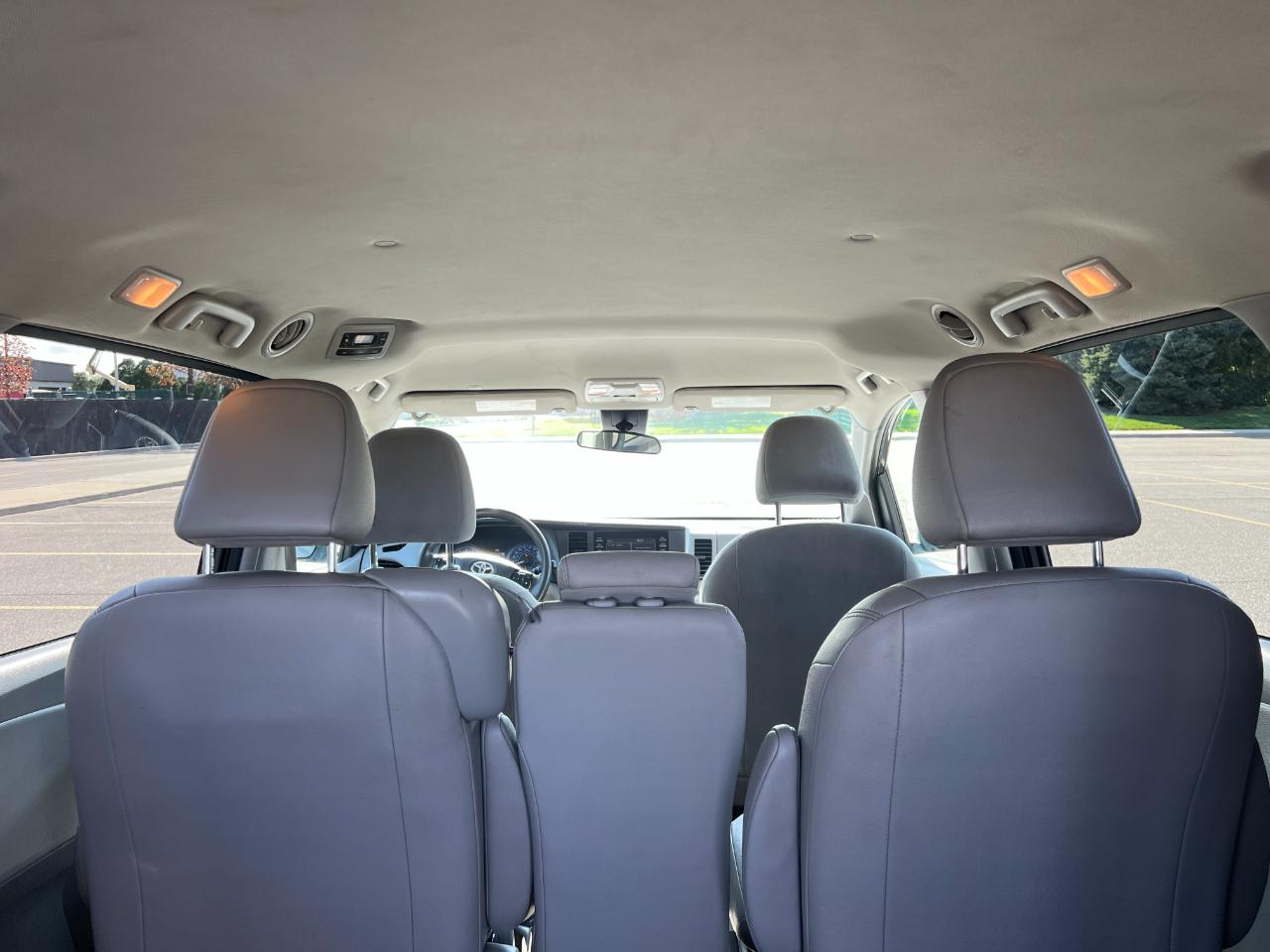 Toyota Sienna LE 7-Passenger Mobility 2020