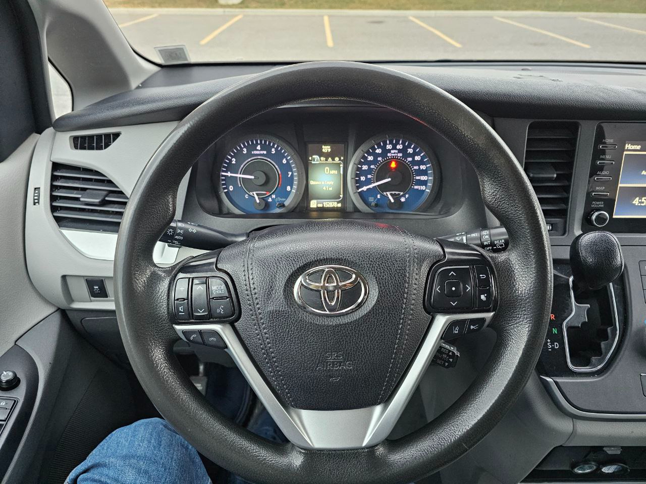 Toyota Sienna LE 7-Passenger Mobility 2020