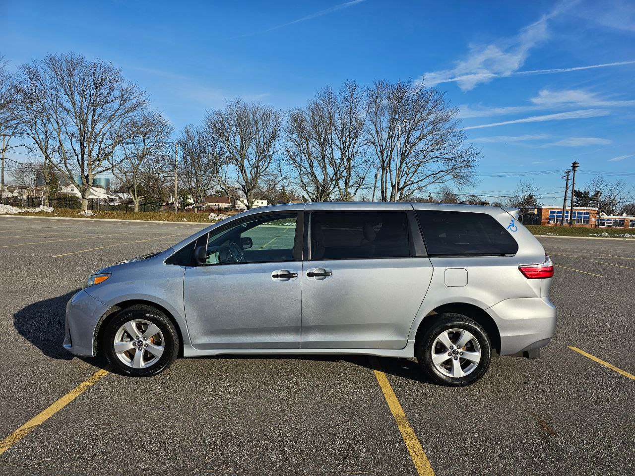 Toyota Sienna LE 7-Passenger Mobility 2020