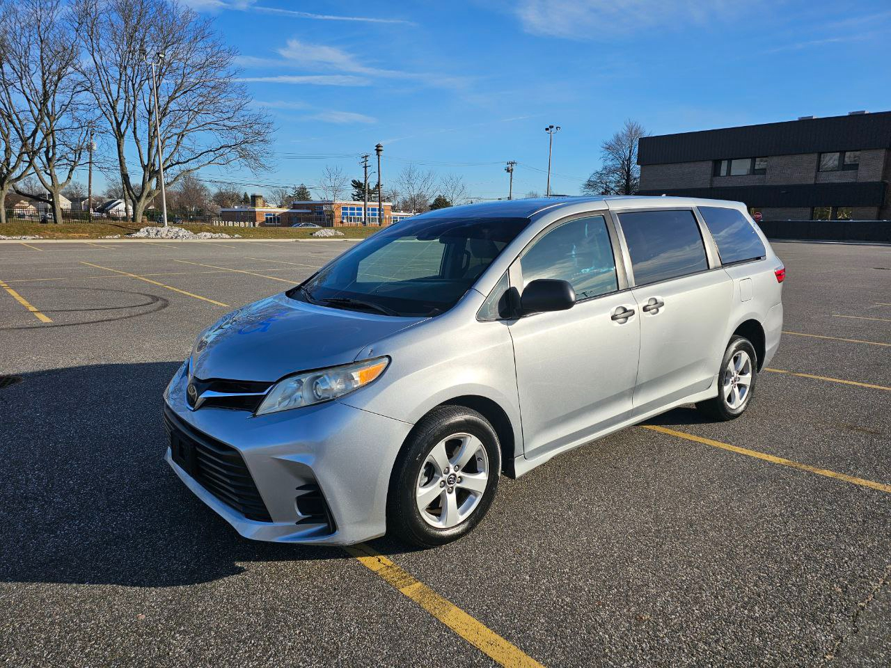Toyota Sienna LE 7-Passenger Mobility 2020