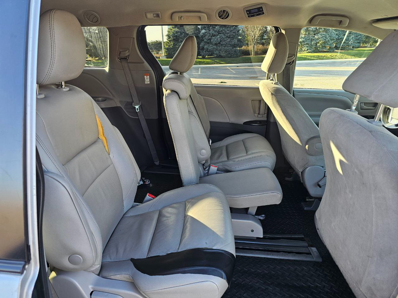 Toyota Sienna LE 7-Passenger Mobility 2020