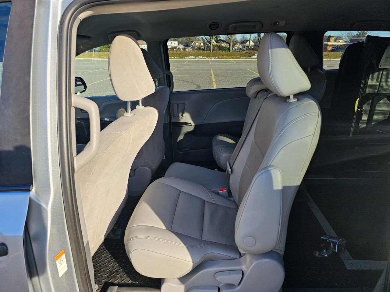 Toyota Sienna LE 7-Passenger Mobility 2020