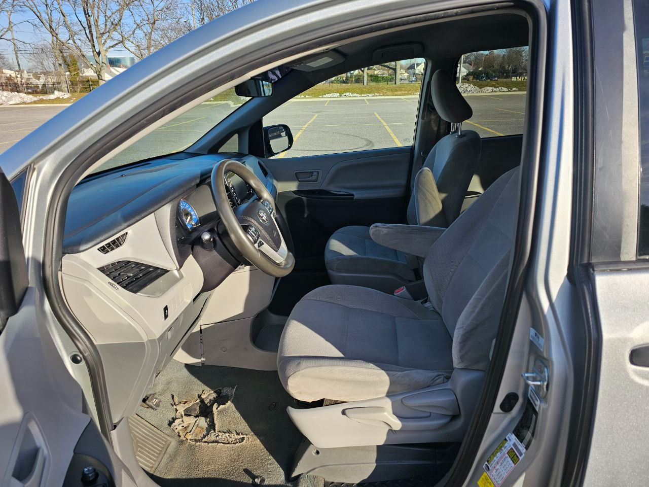 Toyota Sienna LE 7-Passenger Mobility 2020