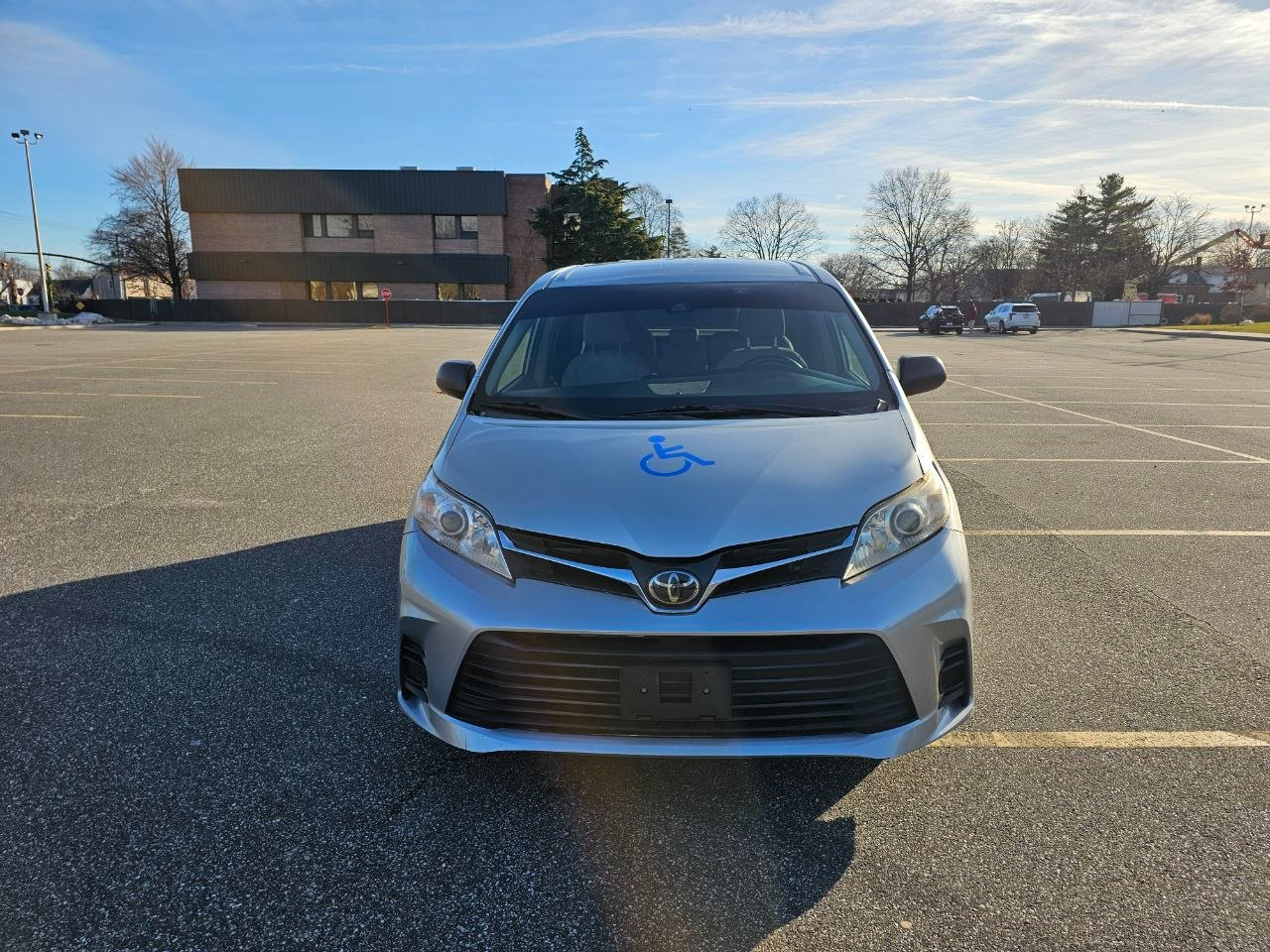 Toyota Sienna LE 7-Passenger Mobility 2020