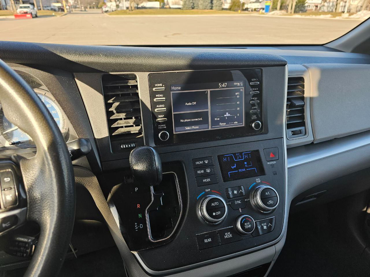 Toyota Sienna LE 7-Passenger Mobility 2020