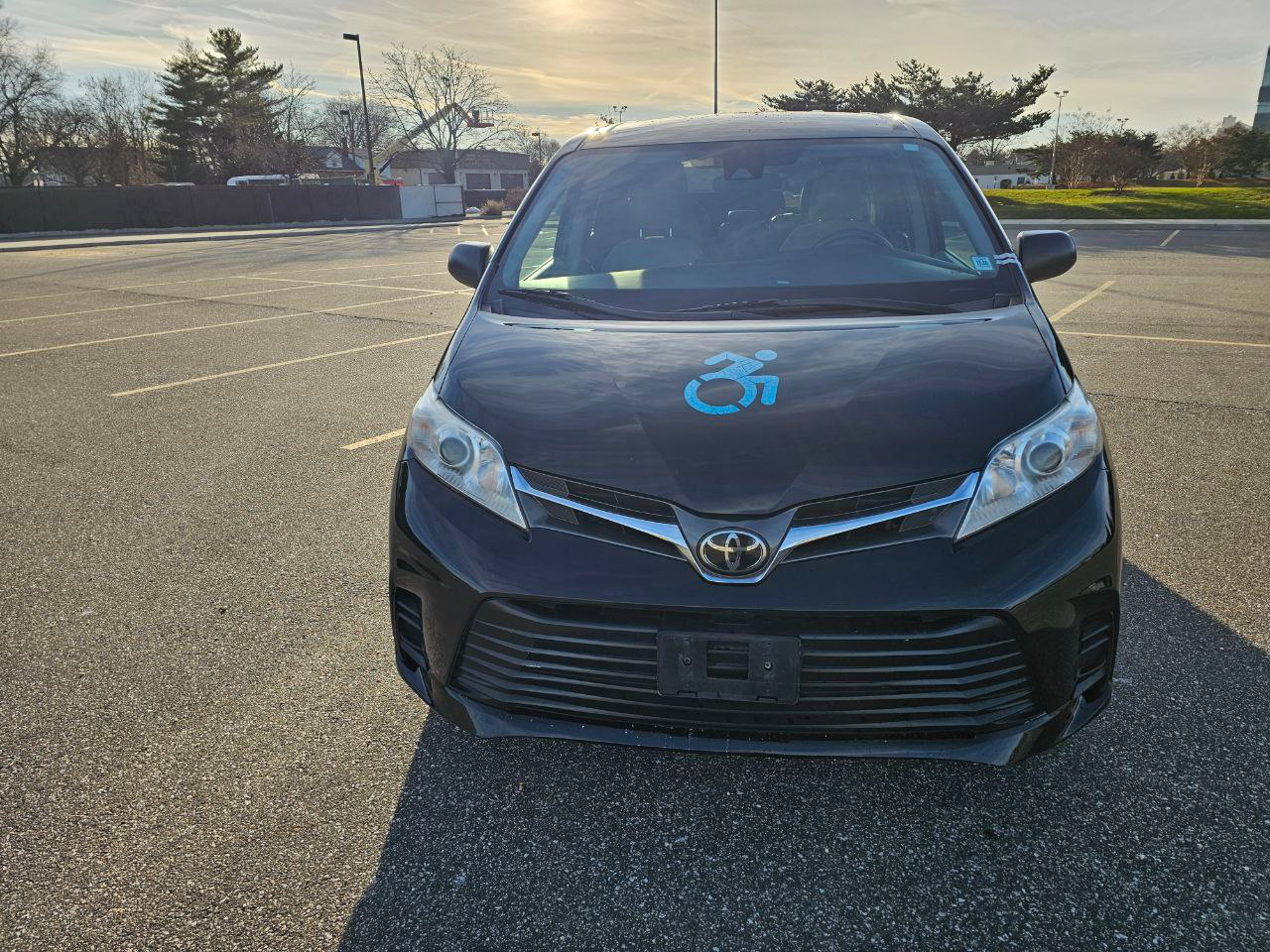 Toyota Sienna LE 7-Passenger Mobility 2020