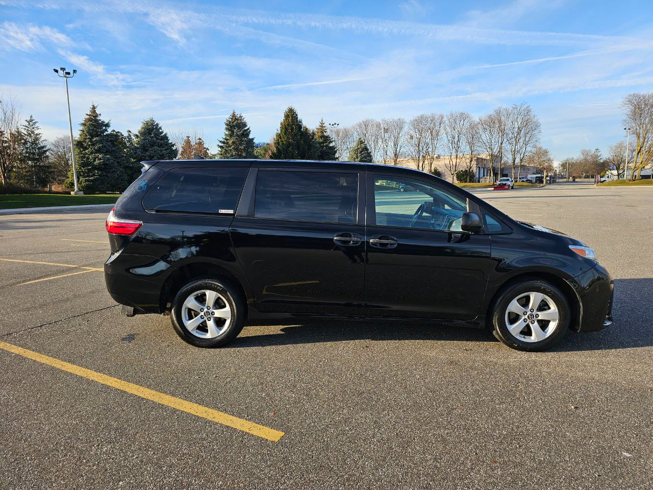 Toyota Sienna LE 7-Passenger Mobility 2020