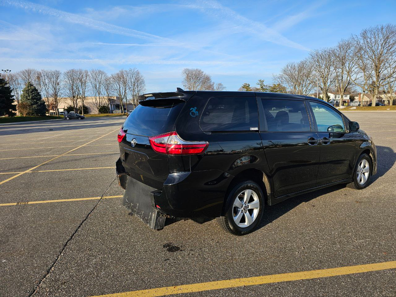Toyota Sienna LE 7-Passenger Mobility 2020