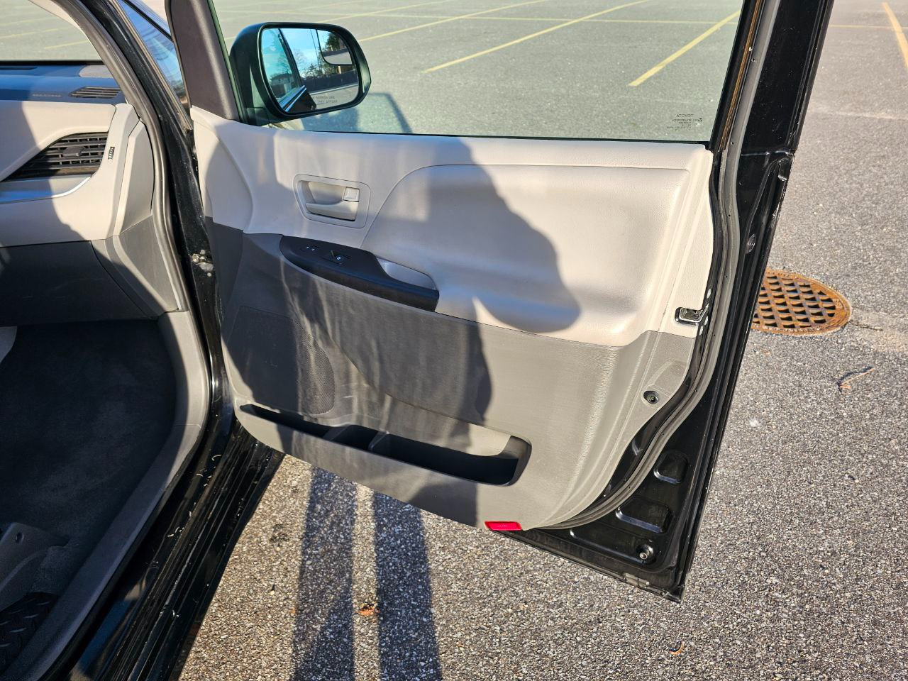 Toyota Sienna LE 7-Passenger Mobility 2020