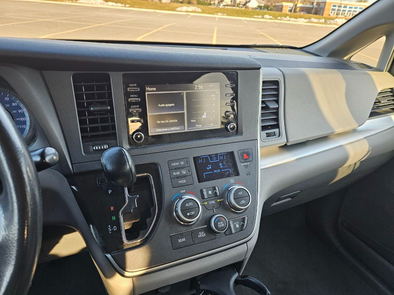 Toyota Sienna LE 7-Passenger Mobility 2020