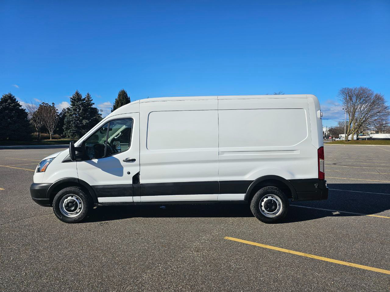 Ford Transit 350 Van Med. Roof w/Sliding Pass. 148-in. WB 2019
