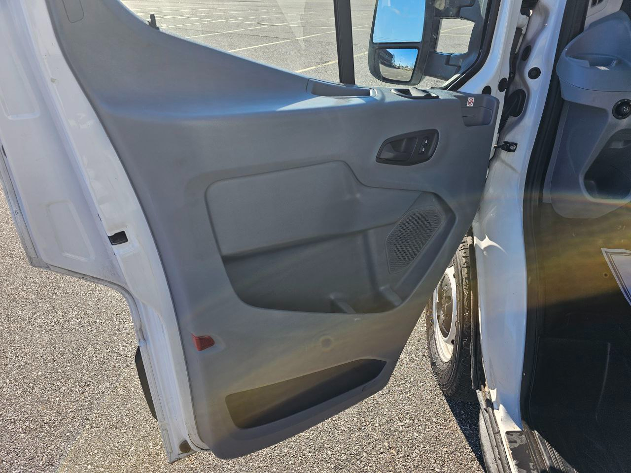 Ford Transit 350 Van Med. Roof w/Sliding Pass. 148-in. WB 2019
