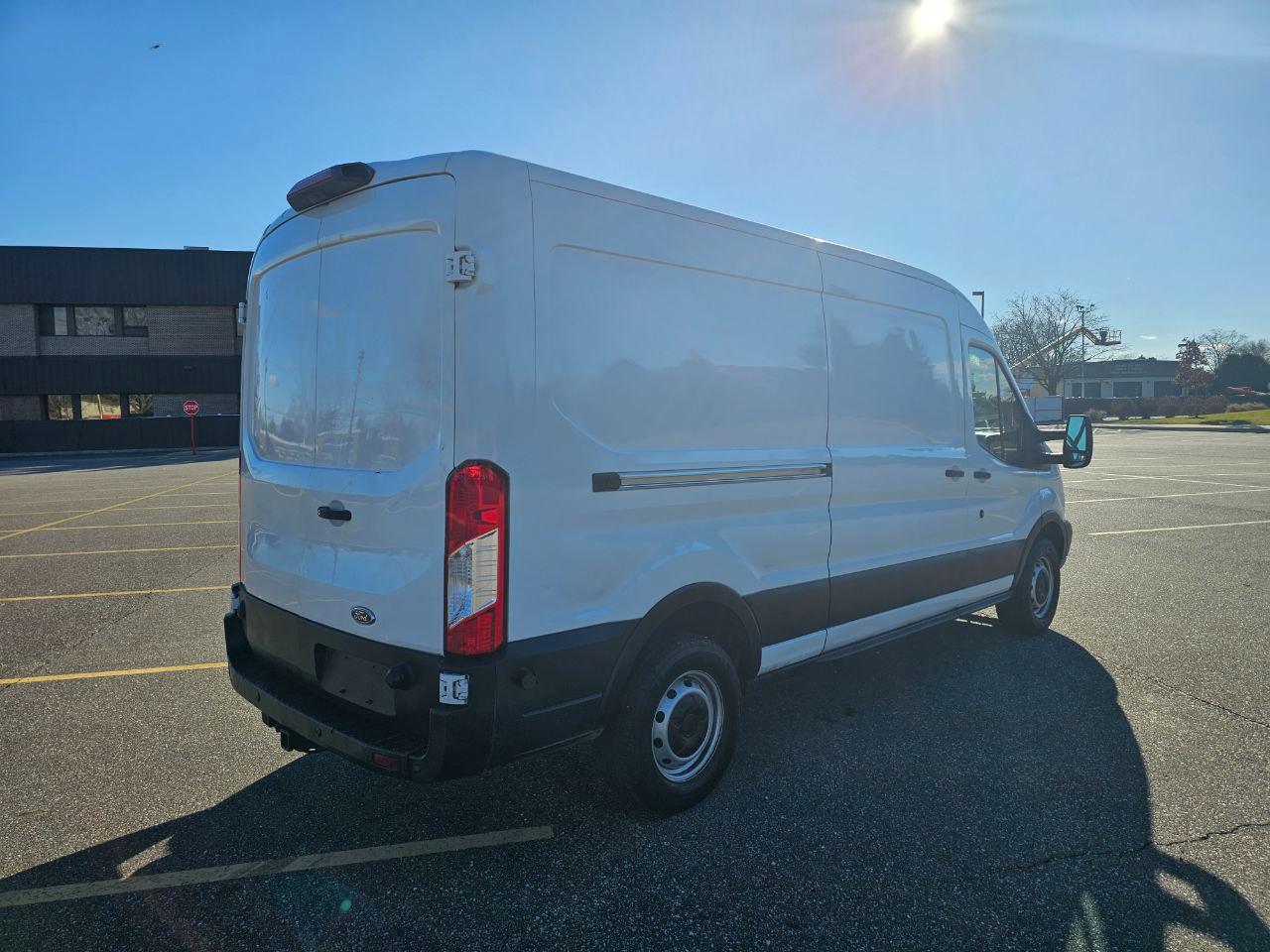Ford Transit 350 Van Med. Roof w/Sliding Pass. 148-in. WB 2019