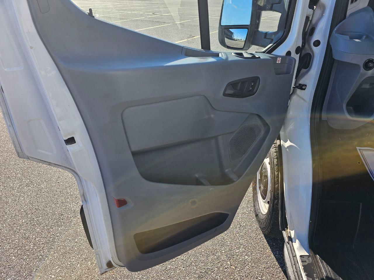 Ford Transit 350 Van Med. Roof w/Sliding Pass. 148-in. WB 2019
