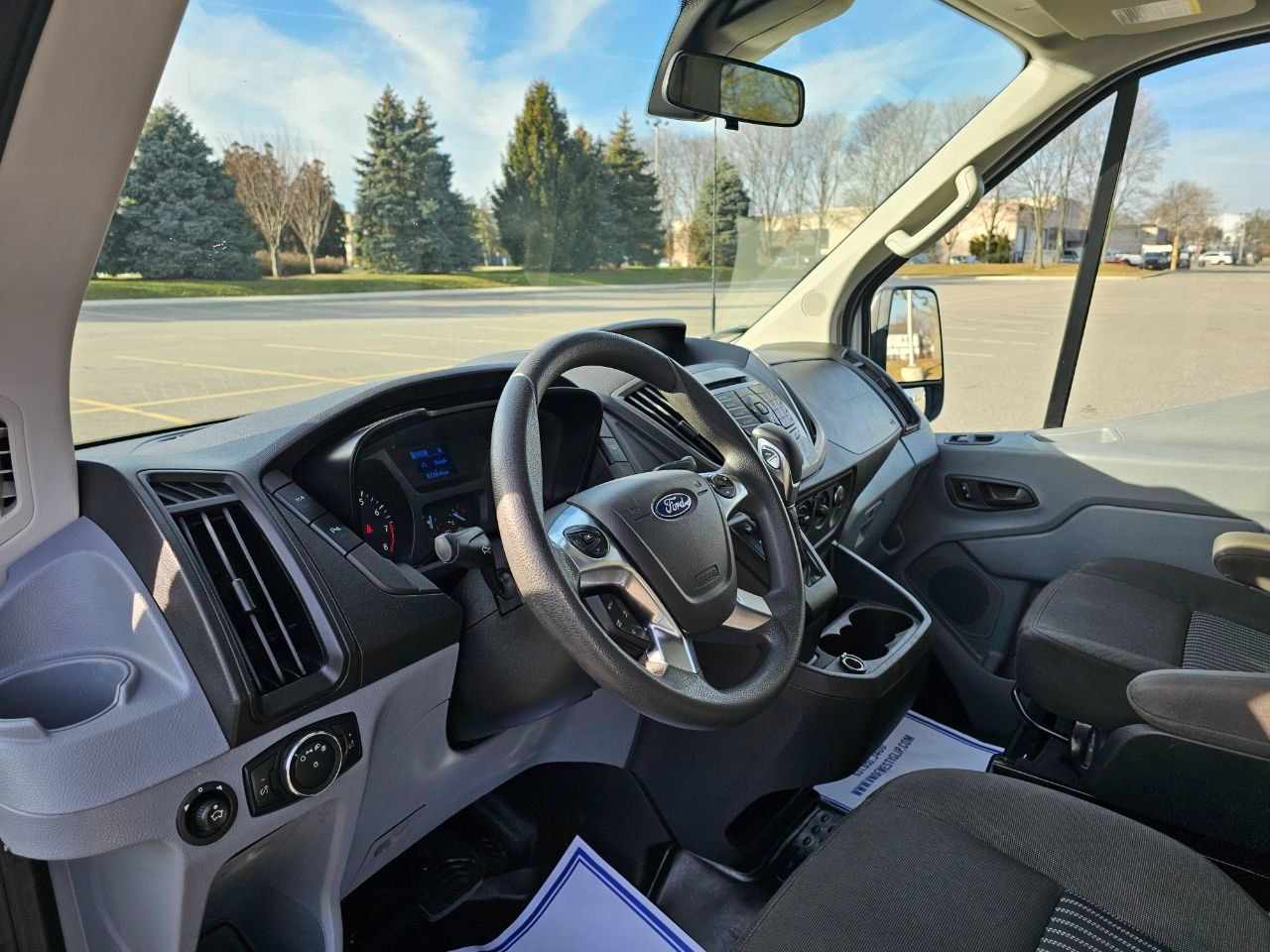 Ford Transit 350 Wagon Med. Roof XLT w/Sliding Pass. 148-in. WB 2019