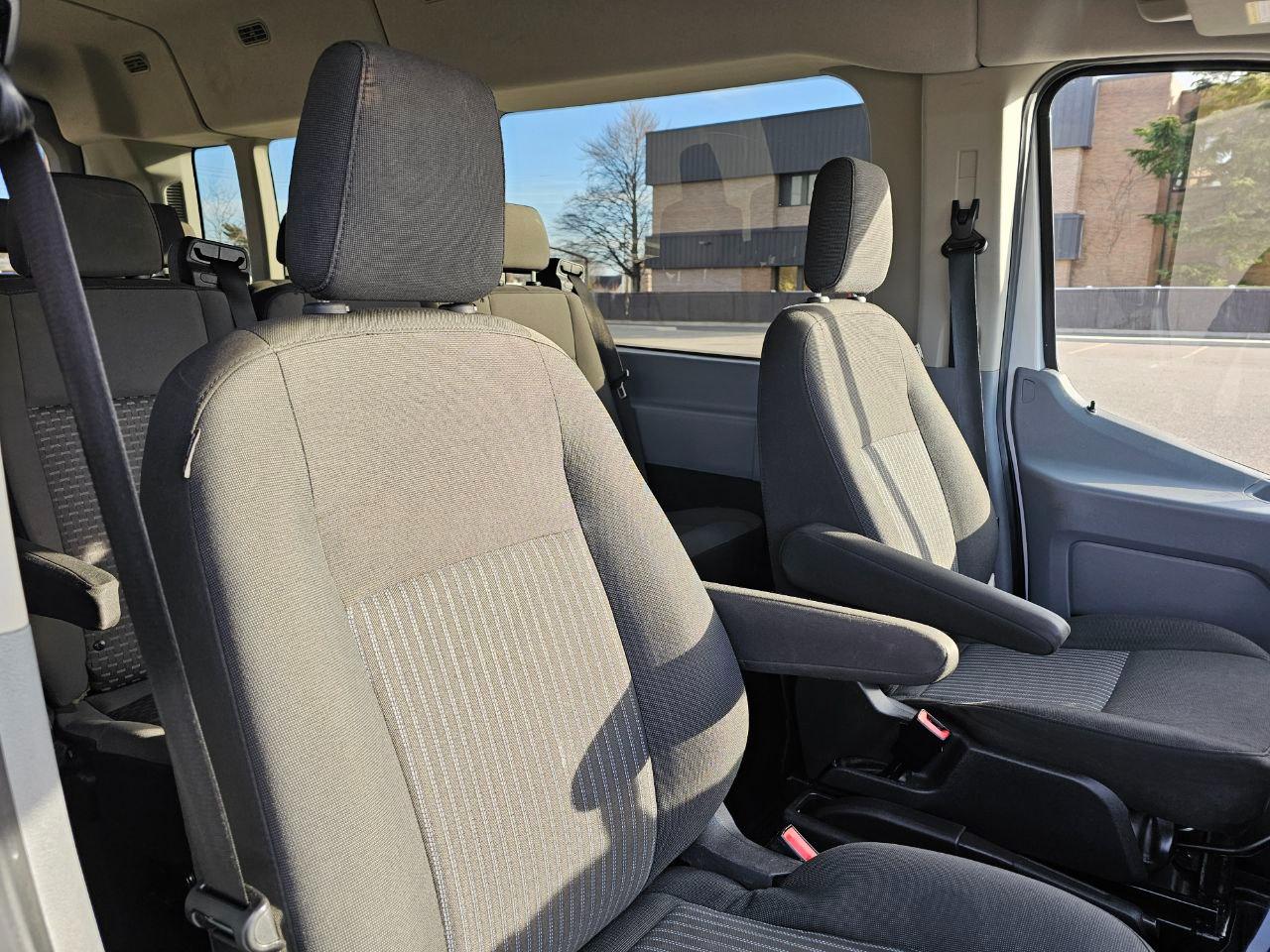 Ford Transit 350 Wagon Med. Roof XLT w/Sliding Pass. 148-in. WB 2019