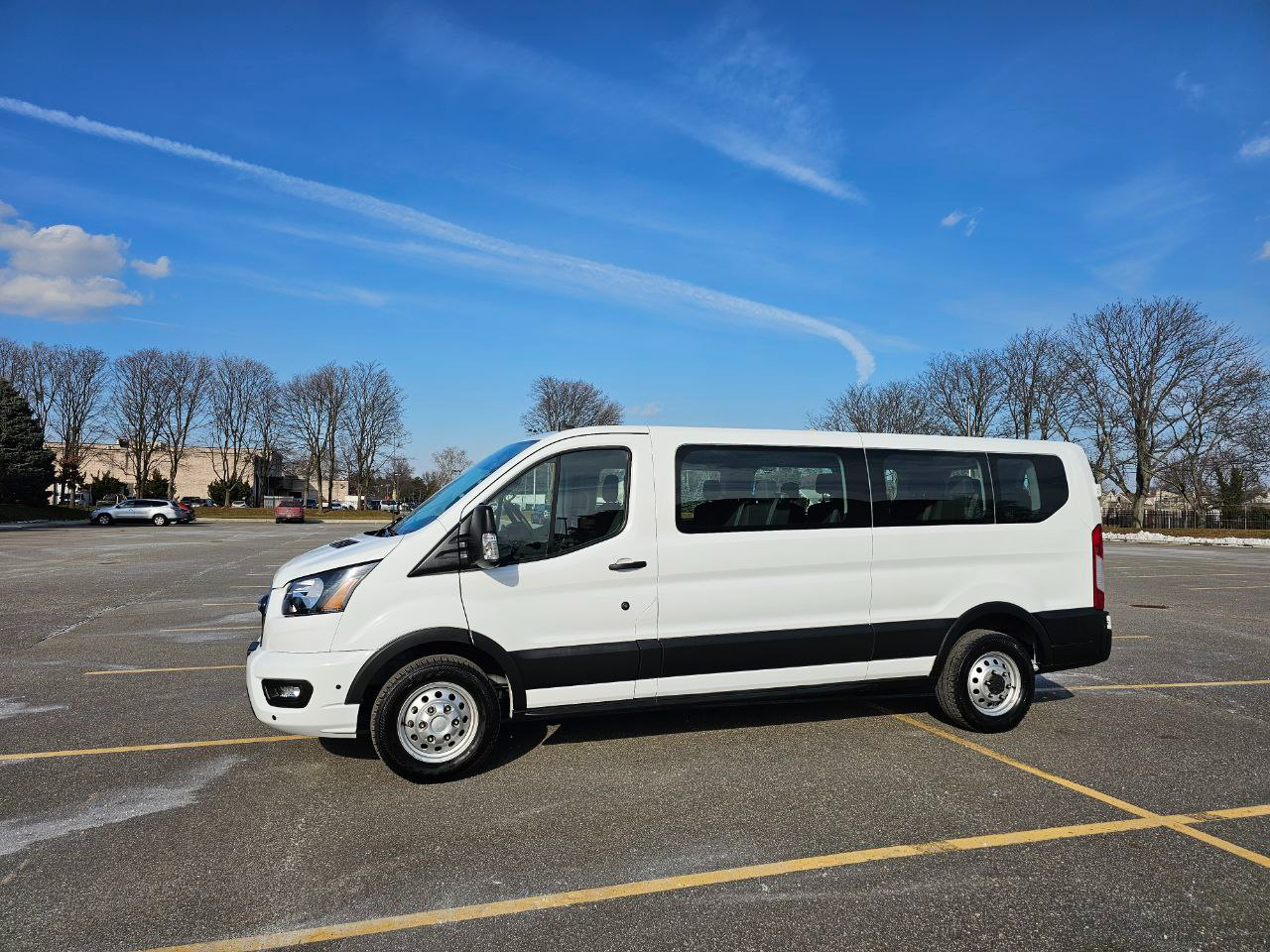 Ford Transit 350 Wagon Low Roof XLT w/Sliding Pass. 148-in. WB 2025