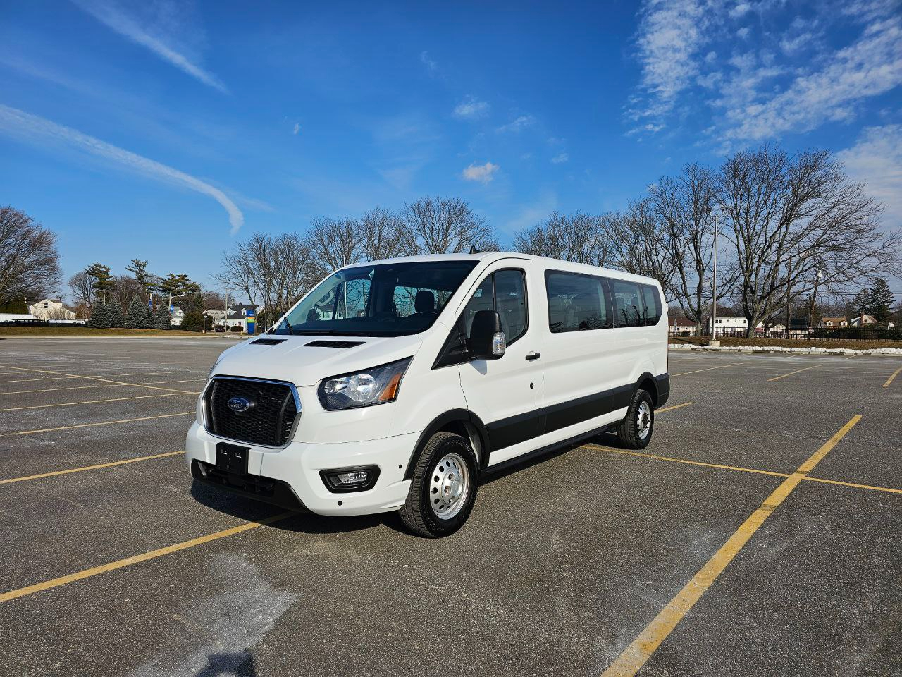 Ford Transit 350 Wagon Low Roof XLT w/Sliding Pass. 148-in. WB 2025