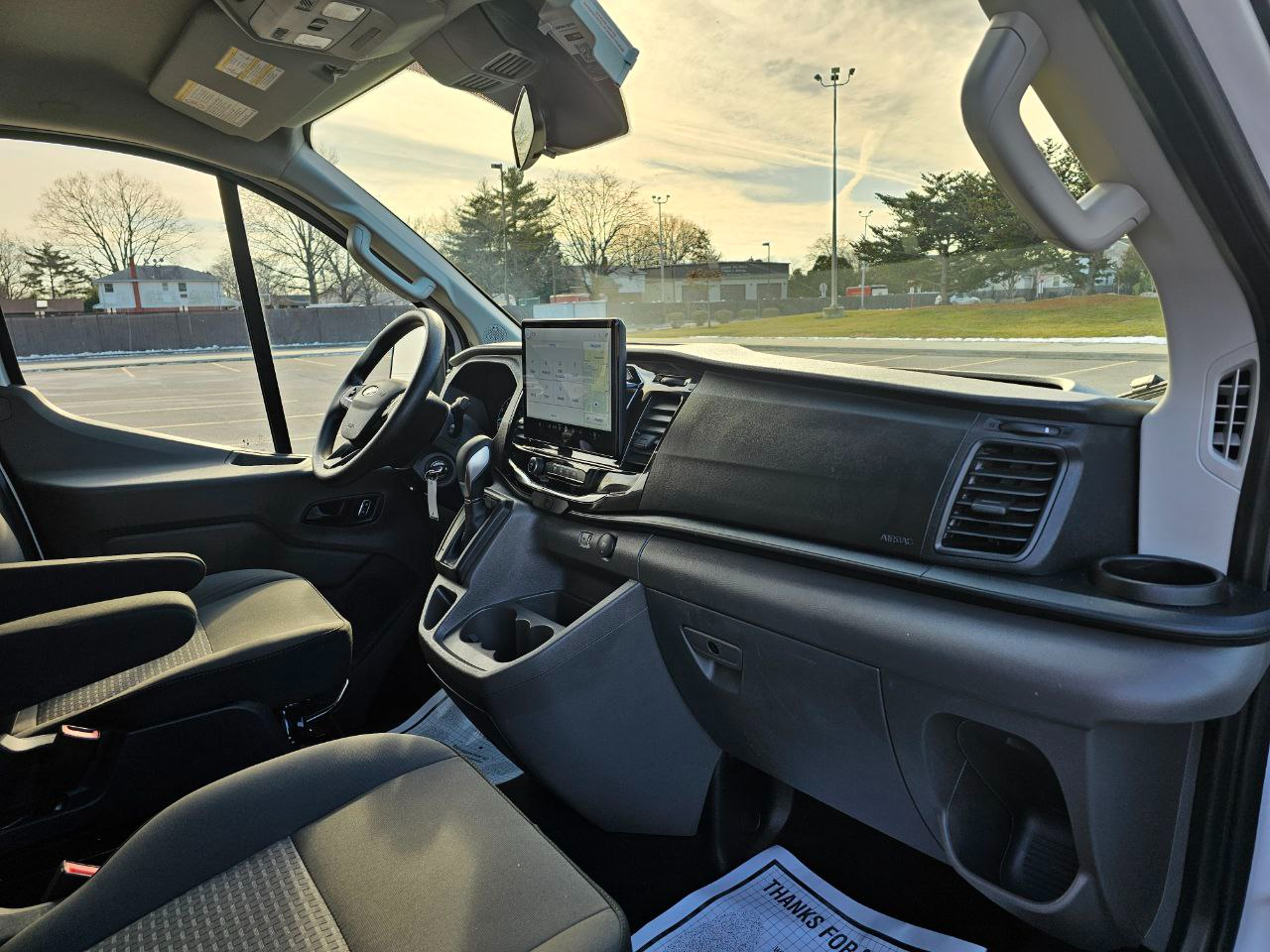 Ford Transit 350 Wagon Low Roof XLT w/Sliding Pass. 148-in. WB 2025