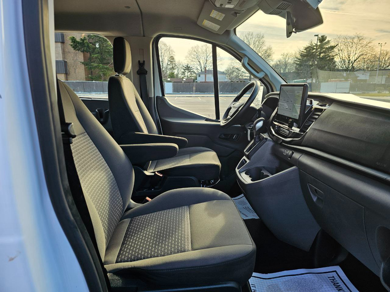 Ford Transit 350 Wagon Low Roof XLT w/Sliding Pass. 148-in. WB 2025