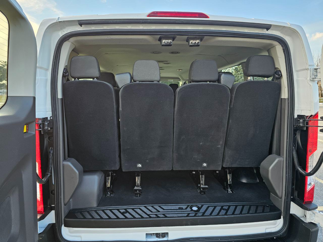 Ford Transit 350 Wagon Low Roof XLT w/Sliding Pass. 148-in. WB 2025