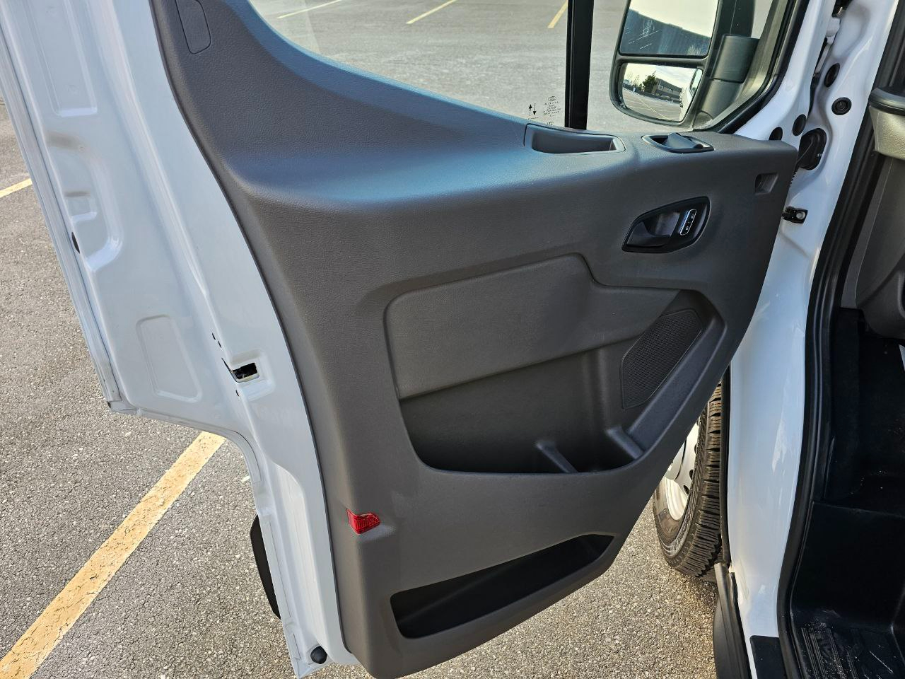 Ford Transit 350 Wagon Low Roof XLT w/Sliding Pass. 148-in. WB 2025