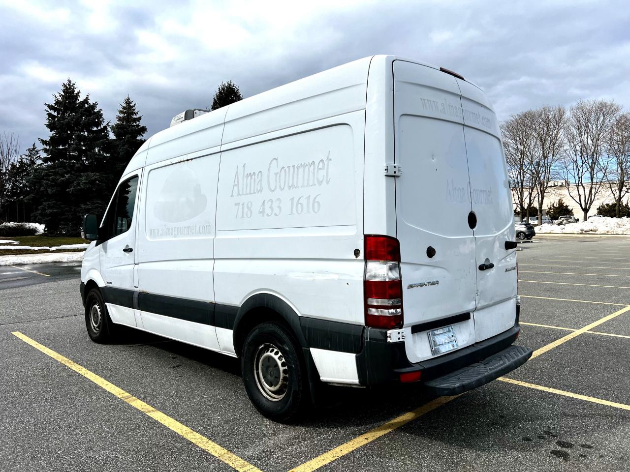 Mercedes-Benz Sprinter 2500 High Roof 144-in. WB 2014