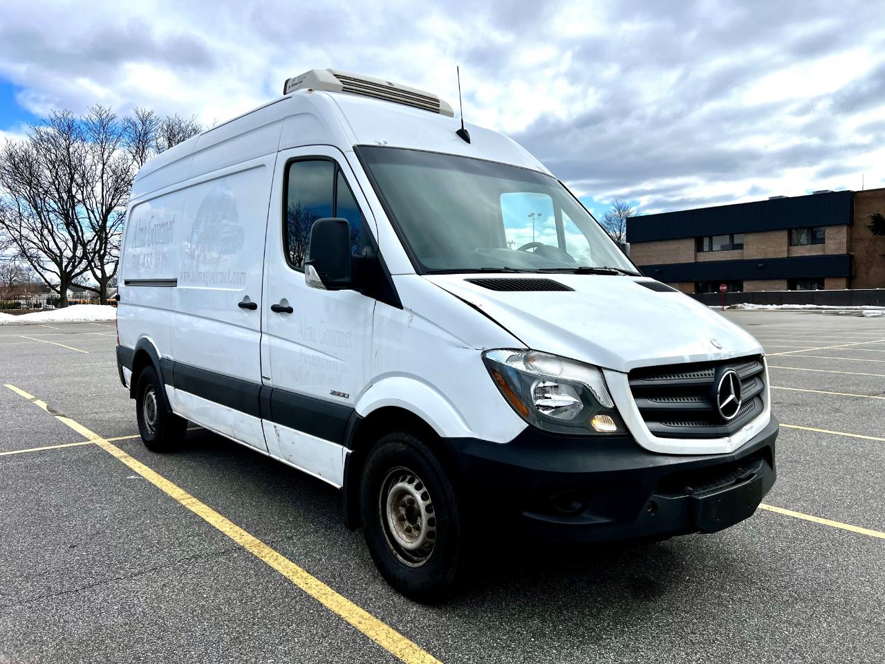 Mercedes-Benz Sprinter 2500 High Roof 144-in. WB 2014