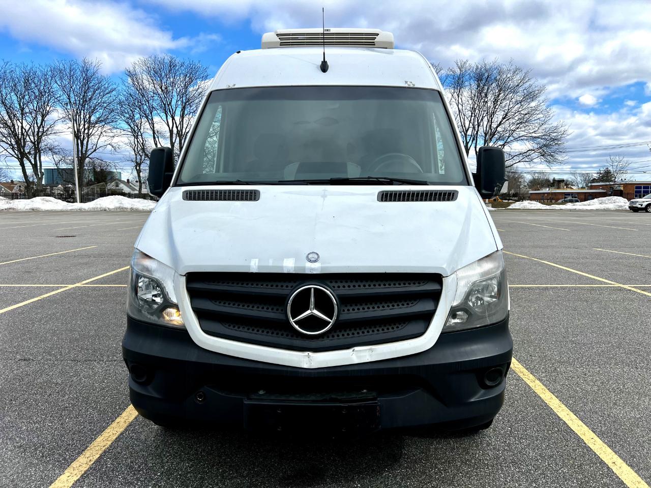 Mercedes-Benz Sprinter 2500 High Roof 144-in. WB 2014