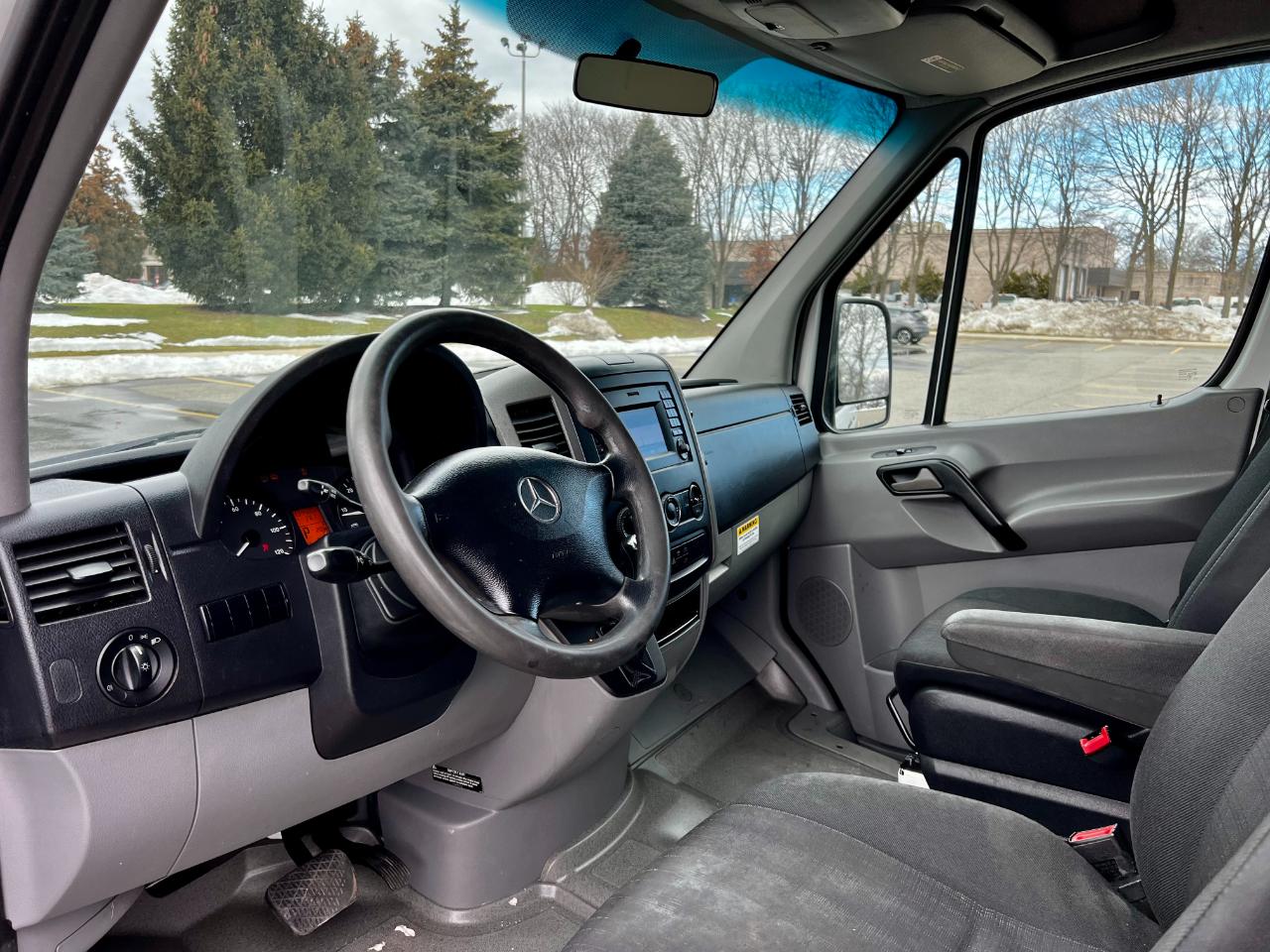 Mercedes-Benz Sprinter 2500 High Roof 144-in. WB 2014