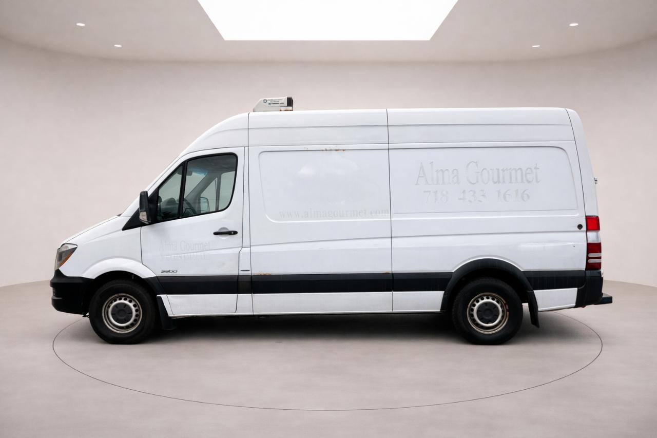 Mercedes-Benz Sprinter 2500 High Roof 144-in. WB 2014