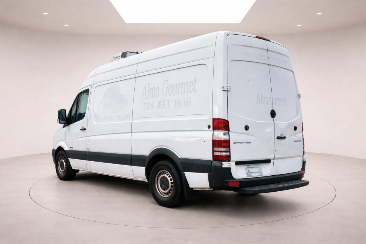 Mercedes-Benz Sprinter 2500 High Roof 144-in. WB 2014
