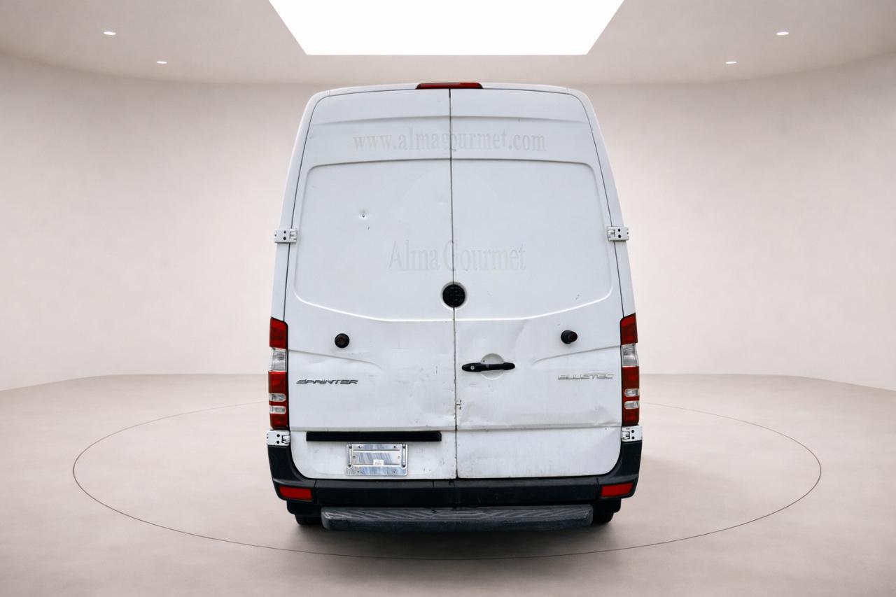 Mercedes-Benz Sprinter 2500 High Roof 144-in. WB 2014