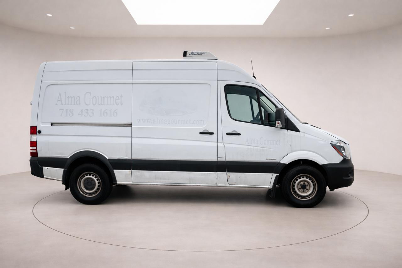 Mercedes-Benz Sprinter 2500 High Roof 144-in. WB 2014
