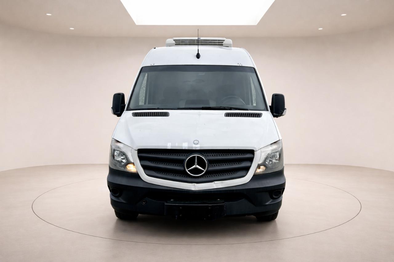 Mercedes-Benz Sprinter 2500 High Roof 144-in. WB 2014