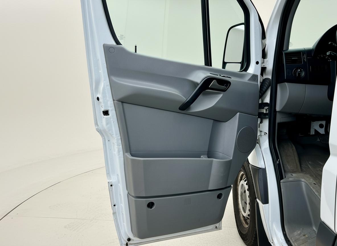 Mercedes-Benz Sprinter 2500 High Roof 144-in. WB 2014