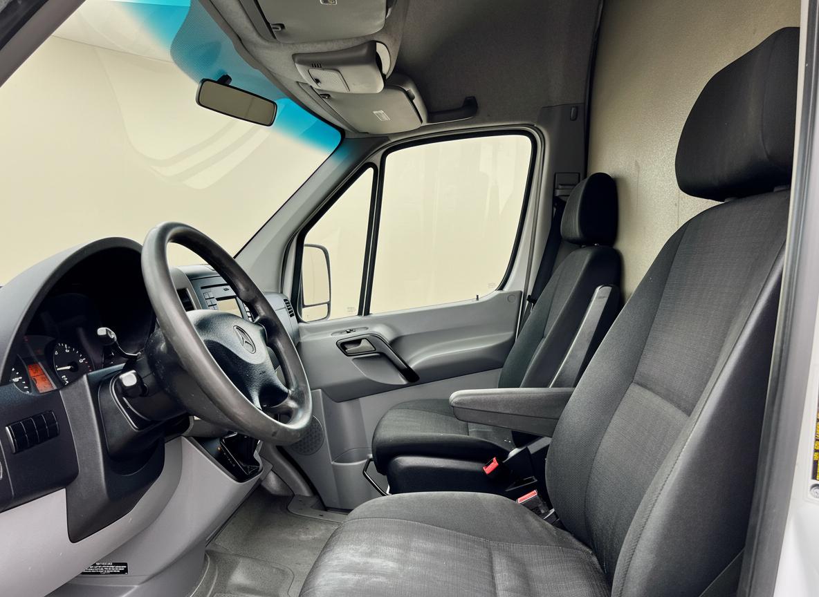 Mercedes-Benz Sprinter 2500 High Roof 144-in. WB 2014