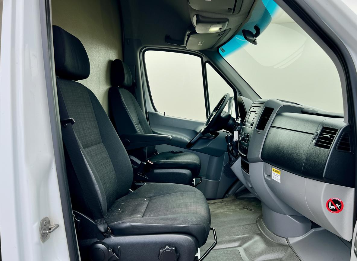 Mercedes-Benz Sprinter 2500 High Roof 144-in. WB 2014