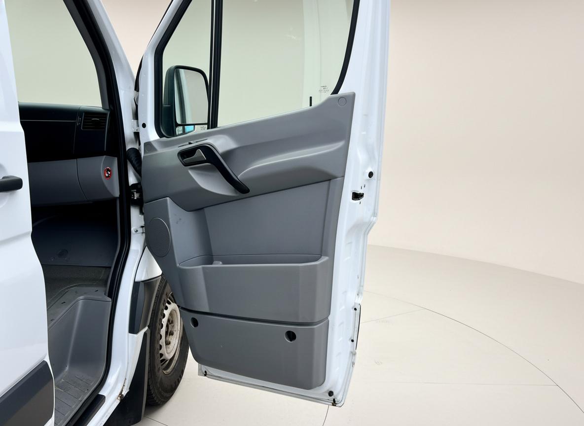 Mercedes-Benz Sprinter 2500 High Roof 144-in. WB 2014