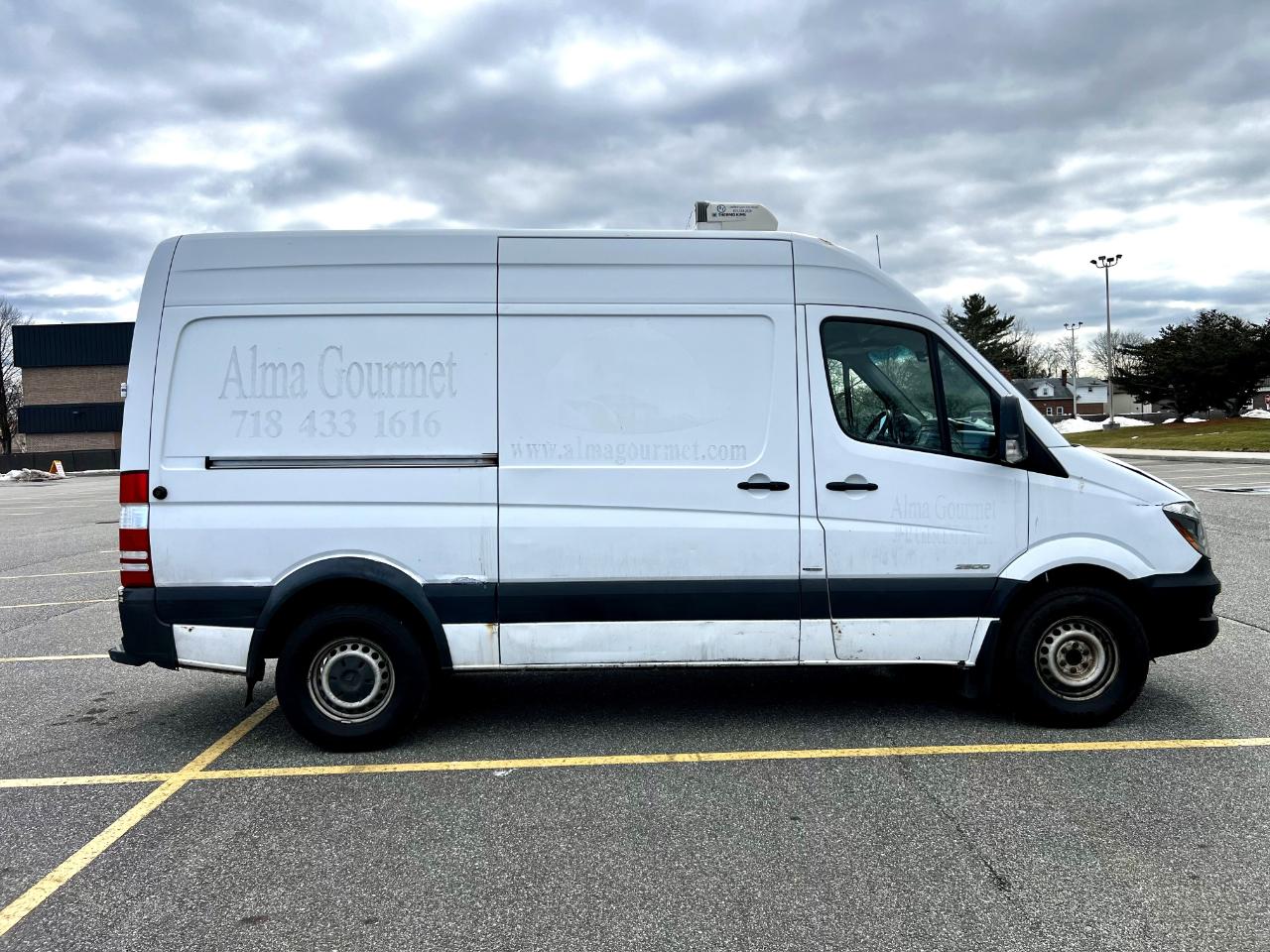 Mercedes-Benz Sprinter 2500 High Roof 144-in. WB 2014