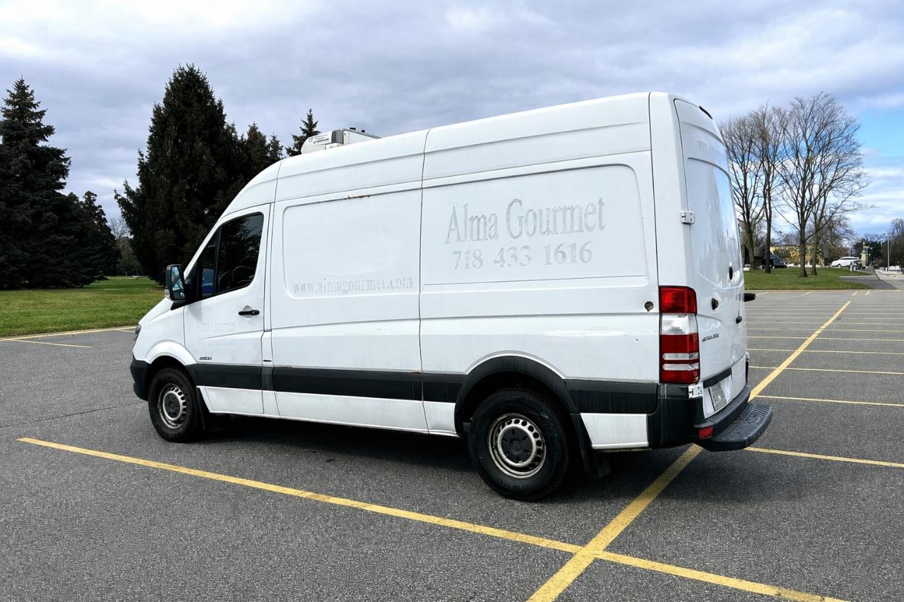 Mercedes-Benz Sprinter 2500 High Roof 144-in. WB 2014