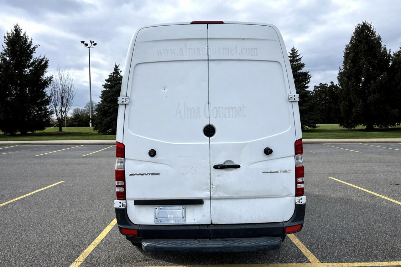 Mercedes-Benz Sprinter 2500 High Roof 144-in. WB 2014