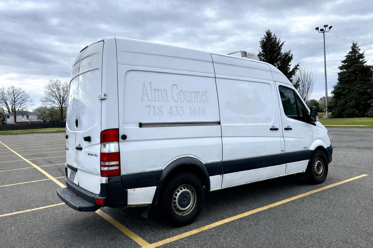 Mercedes-Benz Sprinter 2500 High Roof 144-in. WB 2014