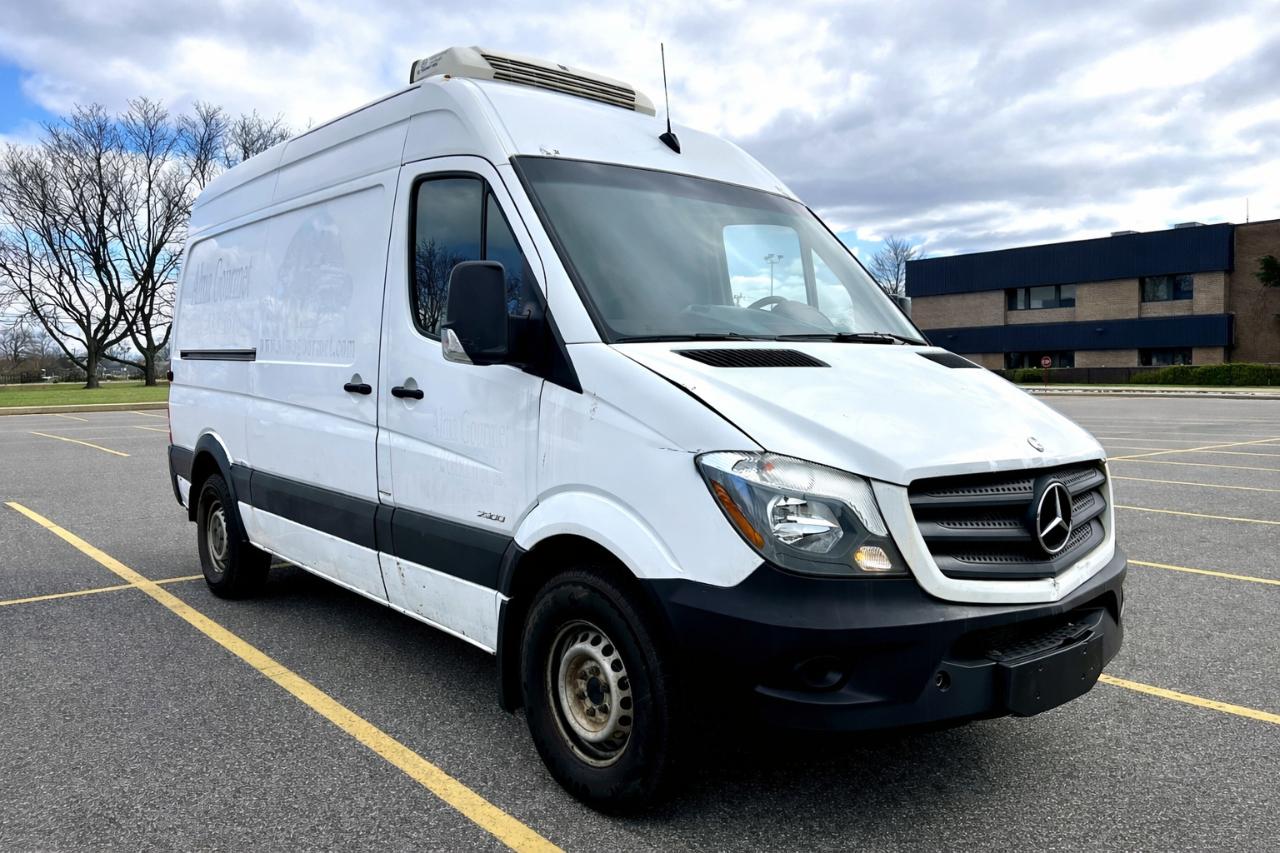 Mercedes-Benz Sprinter 2500 High Roof 144-in. WB 2014