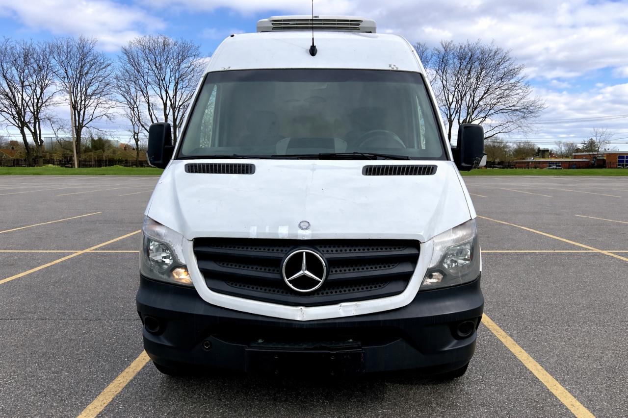 Mercedes-Benz Sprinter 2500 High Roof 144-in. WB 2014