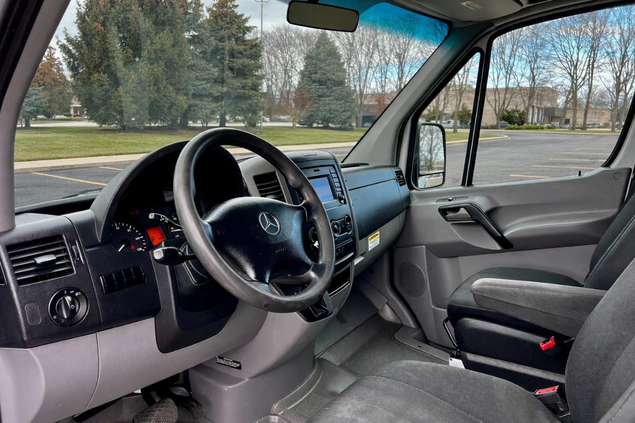 Mercedes-Benz Sprinter 2500 High Roof 144-in. WB 2014