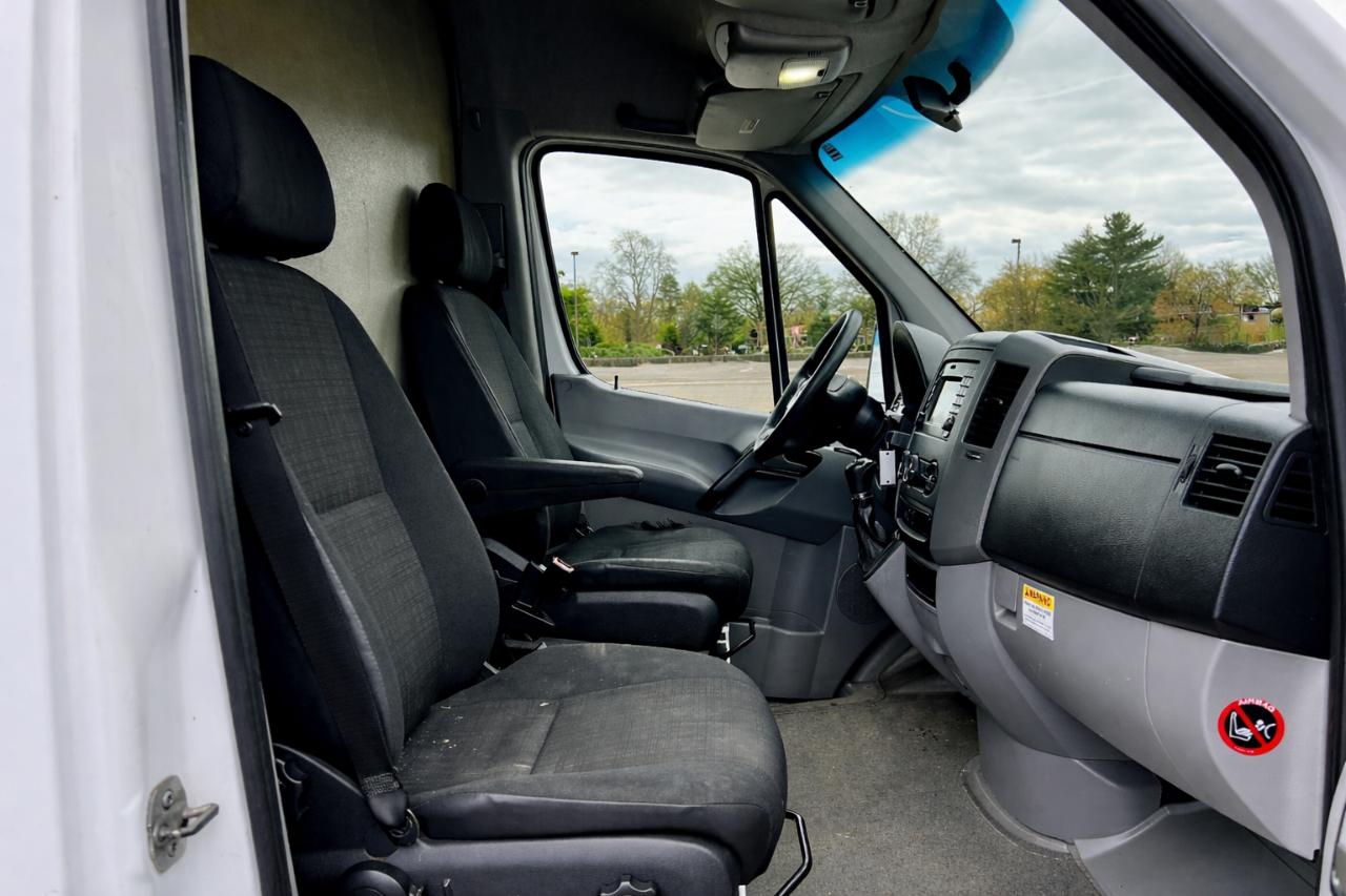 Mercedes-Benz Sprinter 2500 High Roof 144-in. WB 2014